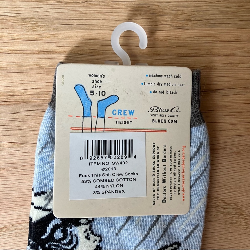 NWT Blue Q Women’s Graphic Crew Socks Two Pack - Picture 7 of 7